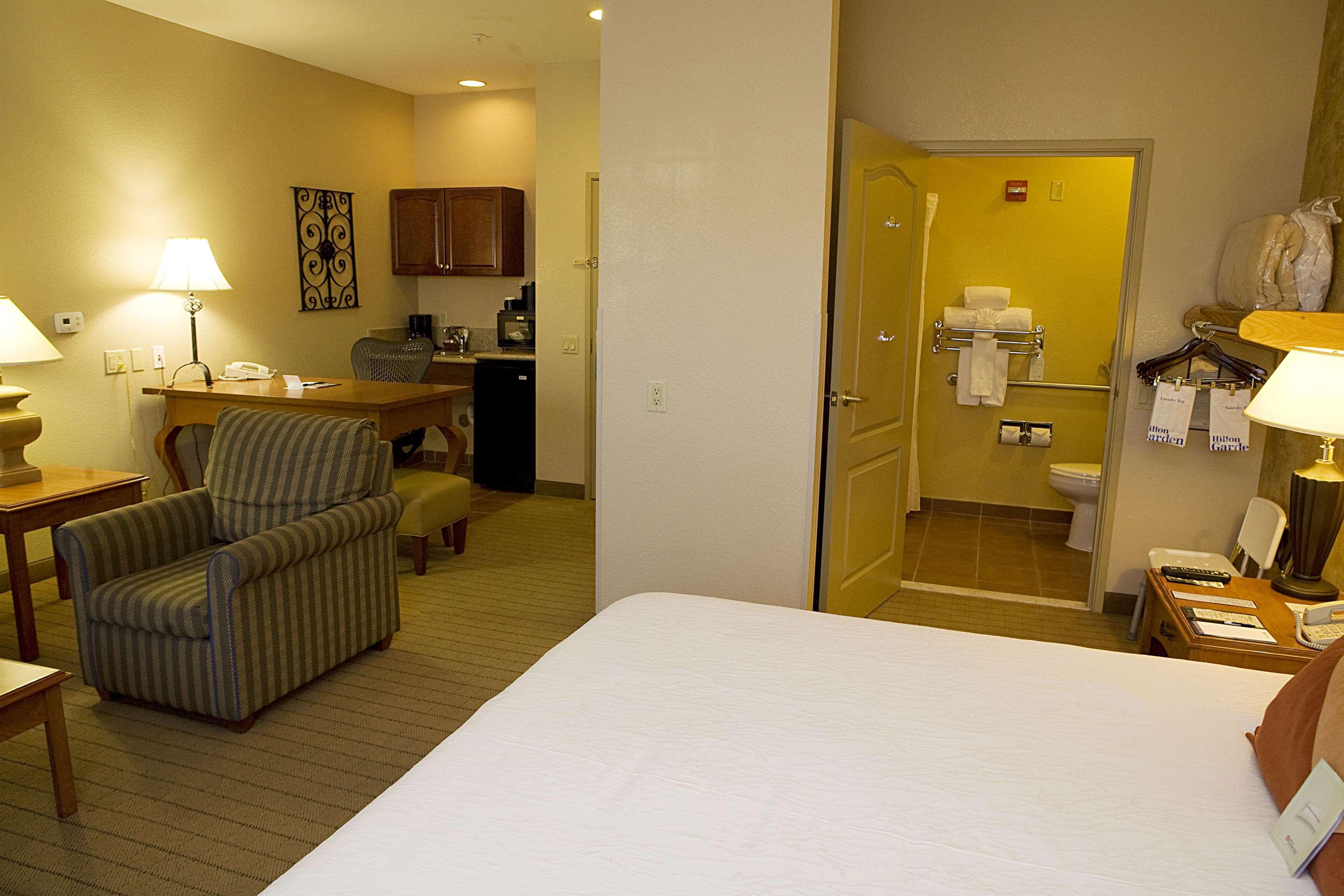 Hilton Garden Airport